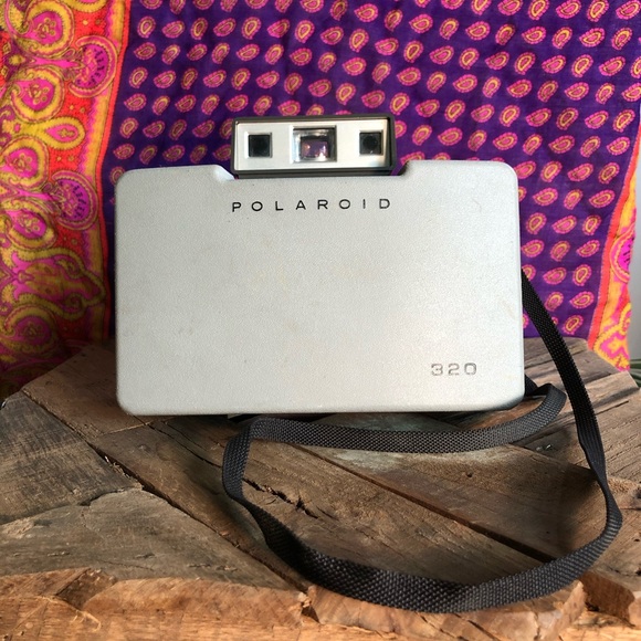 Late 60’s Polaroid Automatic 320 Land Camera - Picture 2 of 7